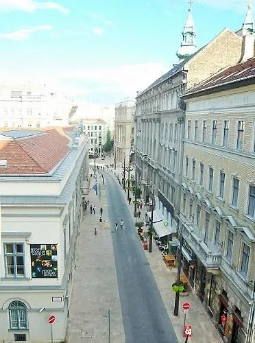 Center *