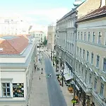 Center *